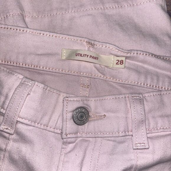 Levi's Women's Classic  Utility Jeans Wide Leg Crop Mid Rise Light Pink Sz 28 - Picture 2 of 8